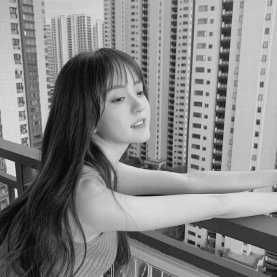 真人黑白少女风头像图片(图37)