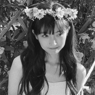 真人黑白少女风头像图片(图74)