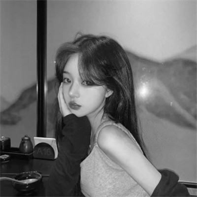 真人黑白少女风头像图片(图106)
