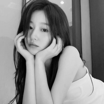 真人黑白少女风头像图片(图30)