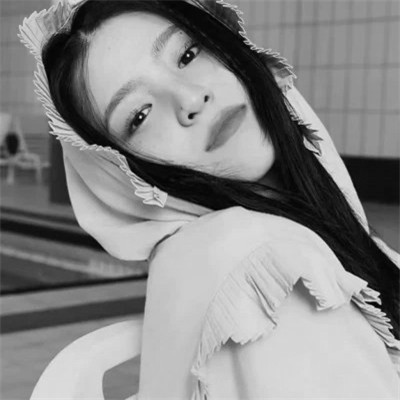 真人黑白少女风头像图片(图100)