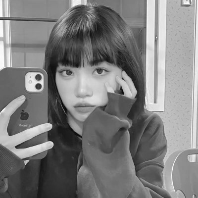 真人黑白少女风头像图片(图32)