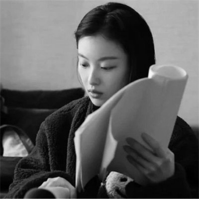 真人黑白少女风头像图片(图51)
