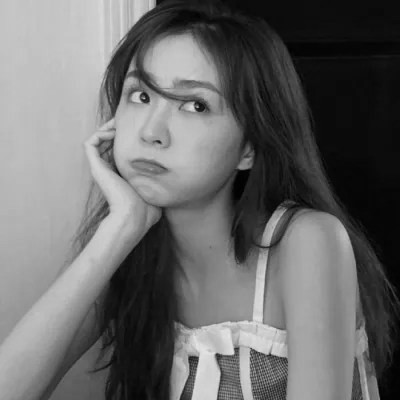 真人黑白少女风头像图片(图107)