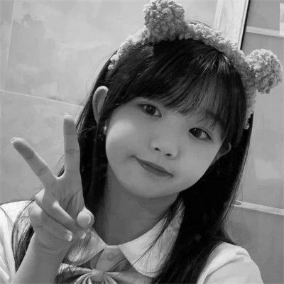 真人黑白少女风头像图片(图127)