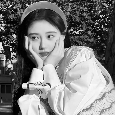 真人黑白少女风头像图片(图76)