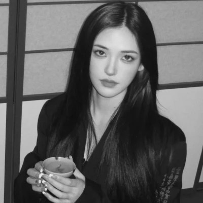 微信女生高清黑白真人头像图片(图31)