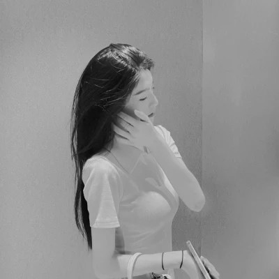 唯美黑白女生头像图片(图26)