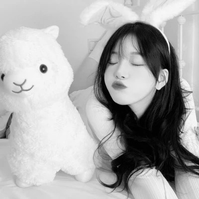 黑白系高清女真人头像(图84)