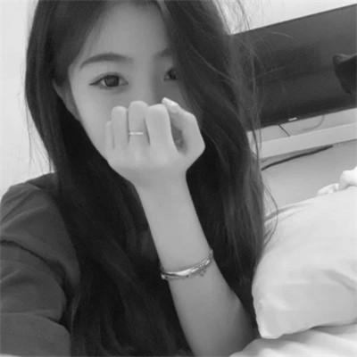 唯美黑白女生头像图片(图88)