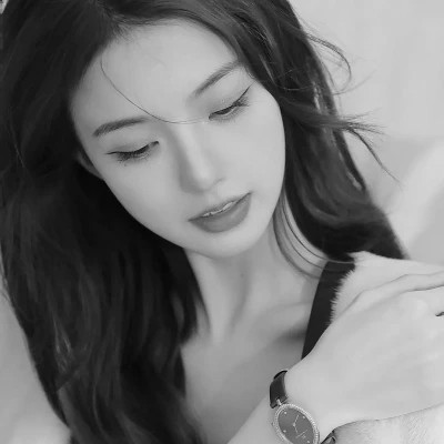微信女生高清黑白真人头像图片(图63)