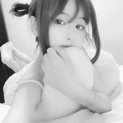 唯美黑白女生头像图片(图76)