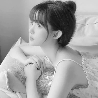 唯美黑白女生头像图片(图81)