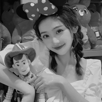 唯美黑白女生头像图片(图87)