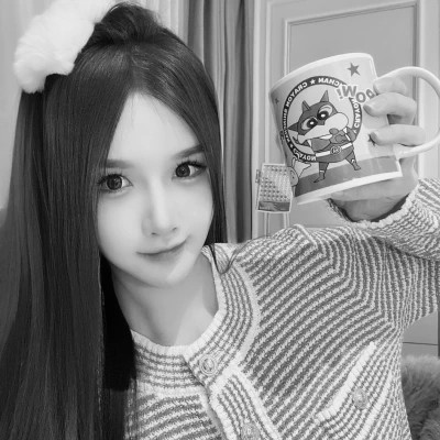 唯美黑白女生头像图片(图74)