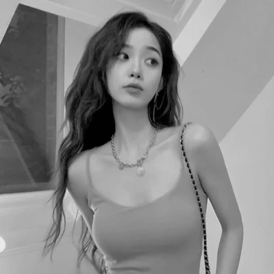 唯美黑白女生头像图片(图48)