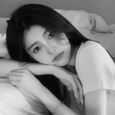 微信女生高清黑白真人头像图片(图102)
