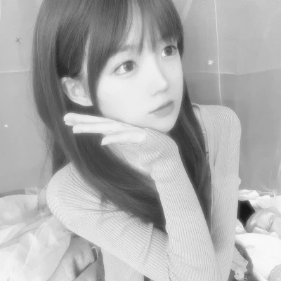 唯美黑白女生头像图片(图75)