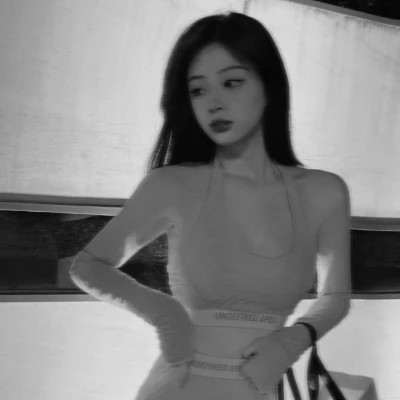唯美黑白女生头像图片(图101)