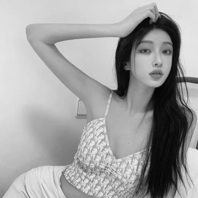微信女生高清黑白真人头像图片(图74)