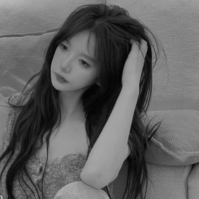 唯美黑白女生头像图片(图22)