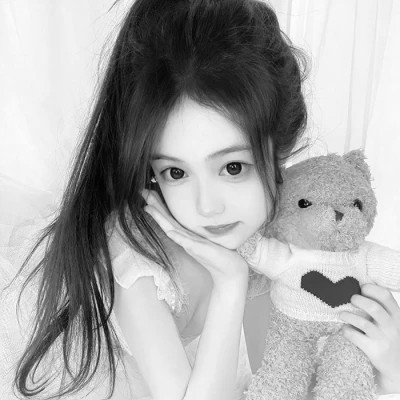 唯美黑白女生头像图片(图78)