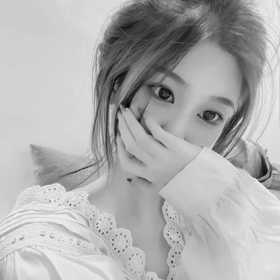 唯美黑白女生头像图片(图17)