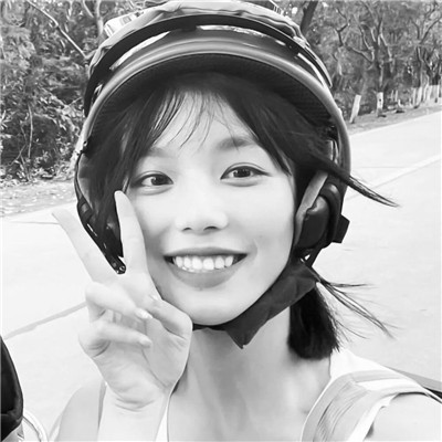 漂亮女生可爱真人黑白头像图片(图65)
