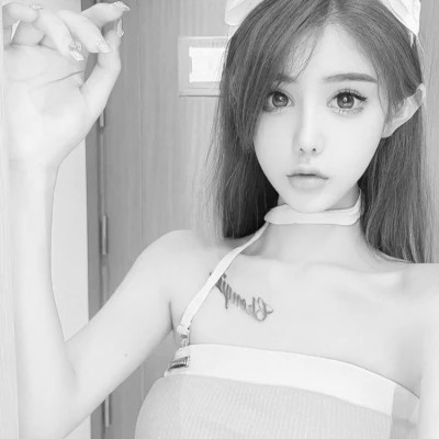 唯美黑白女生头像图片(图71)