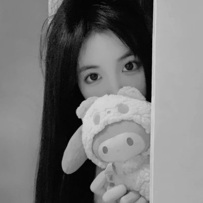 唯美黑白女生头像图片(图104)