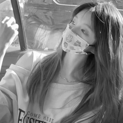 微信女生高清黑白真人头像图片(图38)