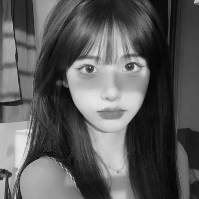 微信女生高清黑白真人头像图片(图14)