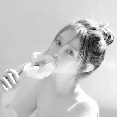 唯美黑白女生头像图片(图70)