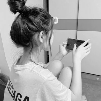 黑白系高清女真人头像(图82)