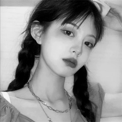 微信女生高清黑白真人头像图片(图105)
