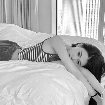 微信女生高清黑白真人头像图片(图80)