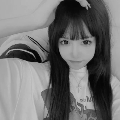 唯美黑白女生头像图片(图111)