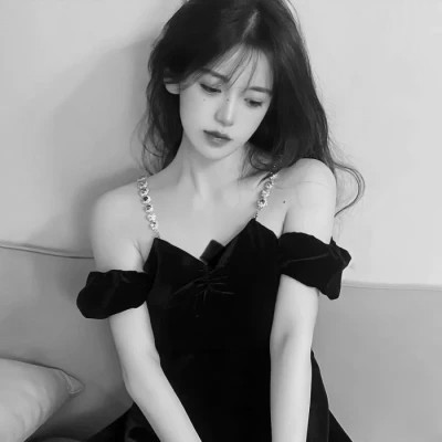 唯美黑白女生头像图片(图64)
