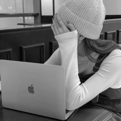 微信女生高清黑白真人头像图片(图106)