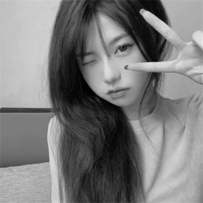 唯美黑白女生头像图片(图42)
