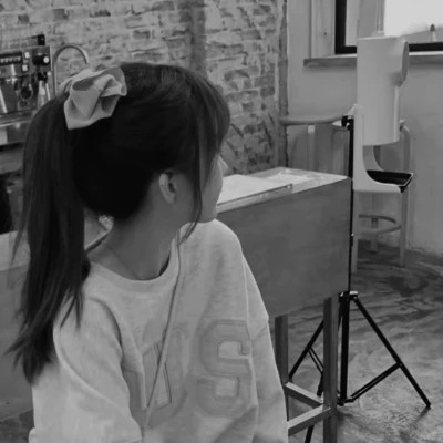 黑白系高清女真人头像(图70)