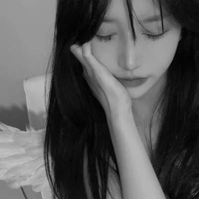 唯美黑白女生头像图片(图38)