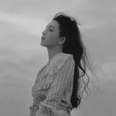 唯美黑白女生头像图片(图60)