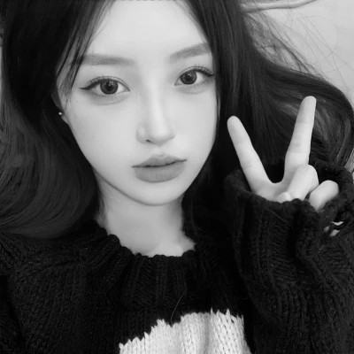 微信女生高清黑白真人头像图片(图53)