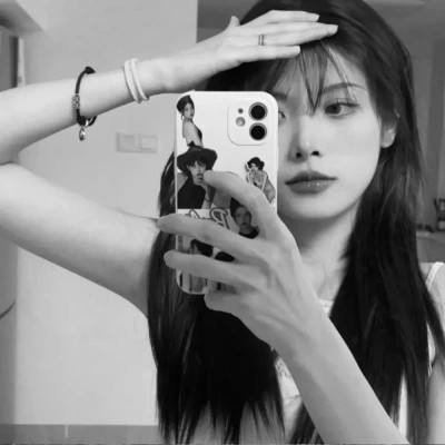 微信女生高清黑白真人头像图片(图19)