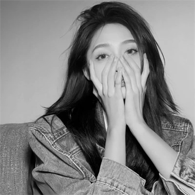 微信女生高清黑白真人头像图片(图84)