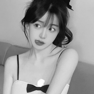 微信女生高清黑白真人头像图片(图22)