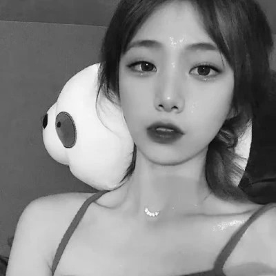 唯美黑白女生头像图片(图59)