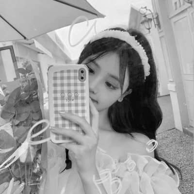 唯美黑白女生头像图片(图96)