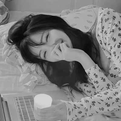 唯美黑白女生头像图片(图25)
